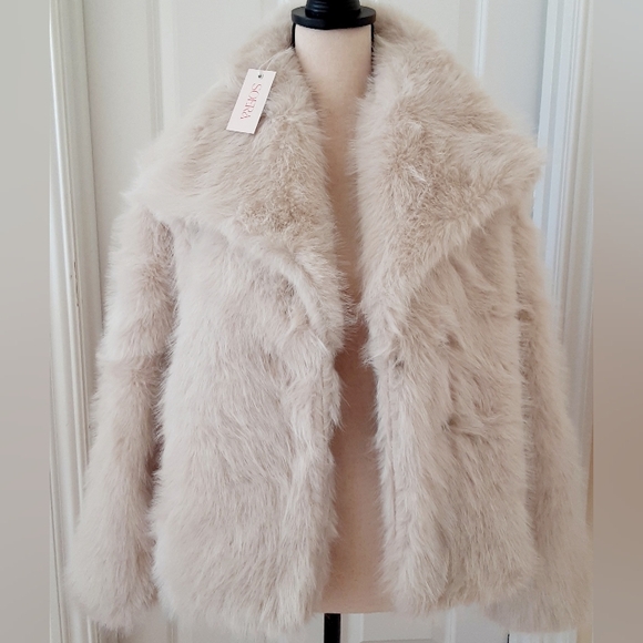 Plush SOERA Cream Faux Fur Loose Stand Collar Jacket, XL (12) - Picture 2 of 4